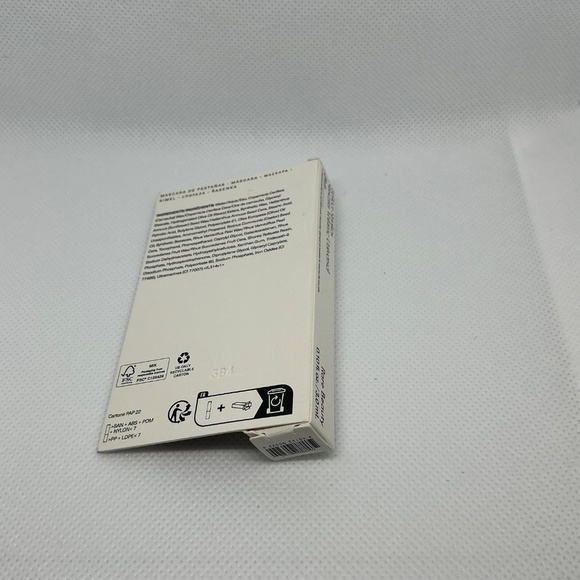 Rare Beauty by Selena Gomez - Black Perfect Strokes Universal Volumizing Mascara - Picture 2 of 4